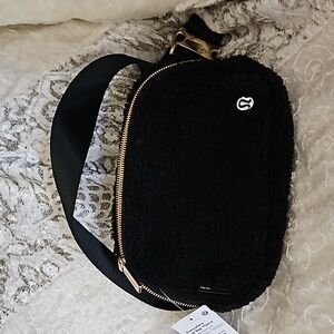 Lululemon Everyday Belt Bag Fleece 1L
